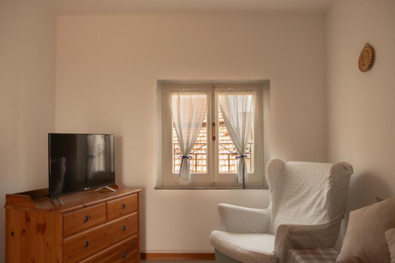 La Casa Del Gelsomino Apartment อักกวาวีวา ปิเชนา ภายนอก รูปภาพ